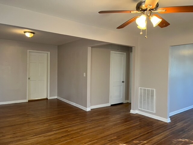 Foto del edificio - 2221 Sadler Ave