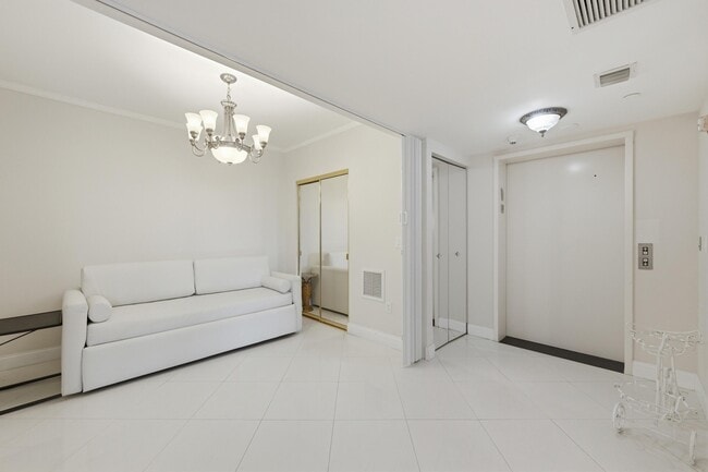 Building Photo - 9595 Collins Ave