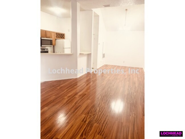 Foto del edificio - 4215 Scarsdale Ln