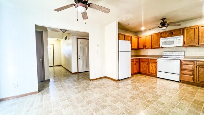 Building Photo - 22560 Hollow Oak Ln