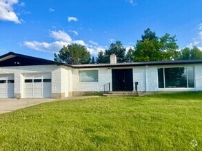 Building Photo - 2825 St Michael Dr