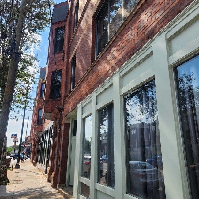 Building Photo - 2034 W 35th St