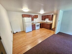 Building Photo - 6137 Memorial Dr
