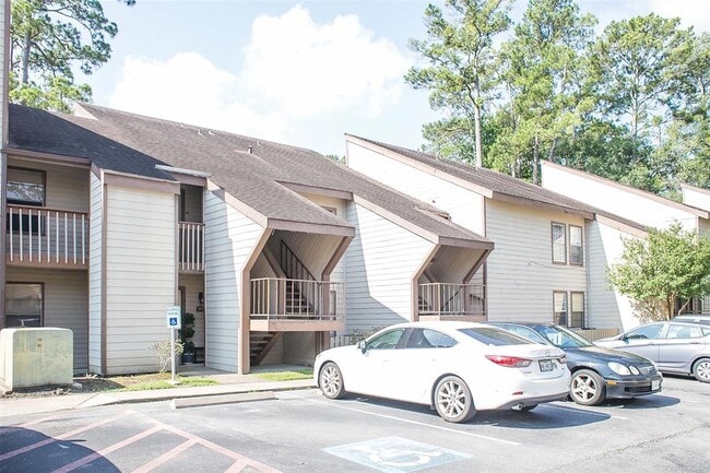 Building Photo - 12900 Walden Rd