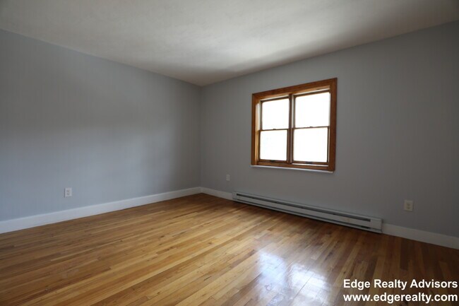 Building Photo - 38 Beechcroft St