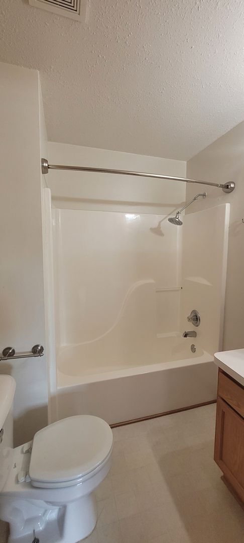 Building Photo - Two Bedroom Condo in Stadium Meadows!