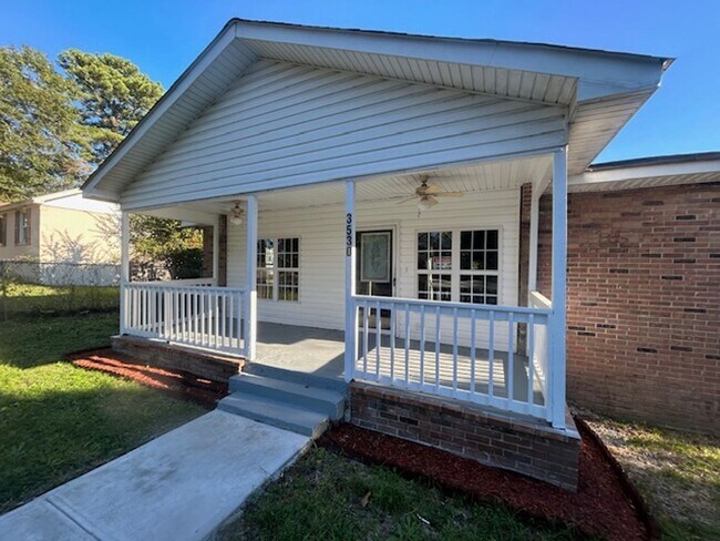 Foto del edificio - 3530 Beaumont Ave