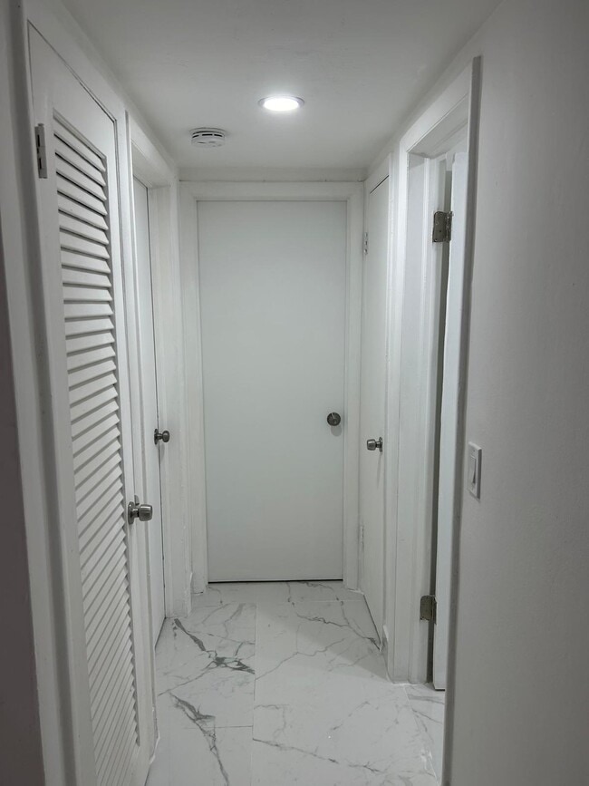 Building Photo - 1555 NE 129 ST NORTH MIAMI FL