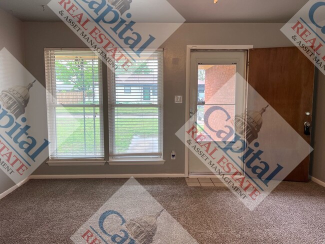 Building Photo - Del City 3 Bedroom