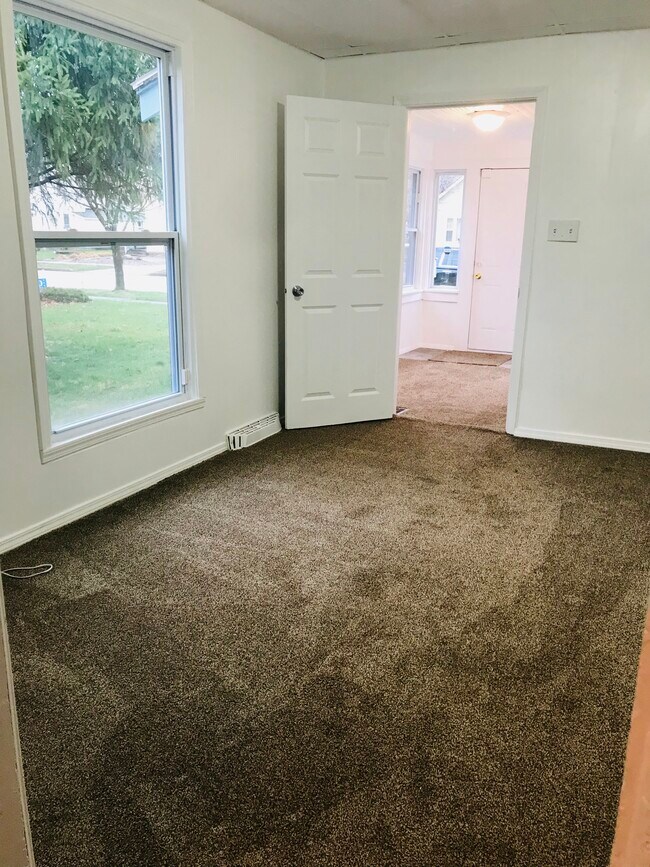 Foto del edificio - 616 W Wolf Ave