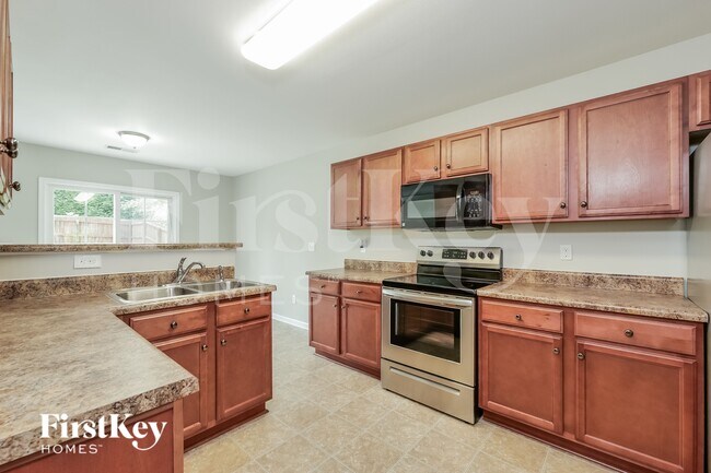 Building Photo - 151 Forest Glade Rd