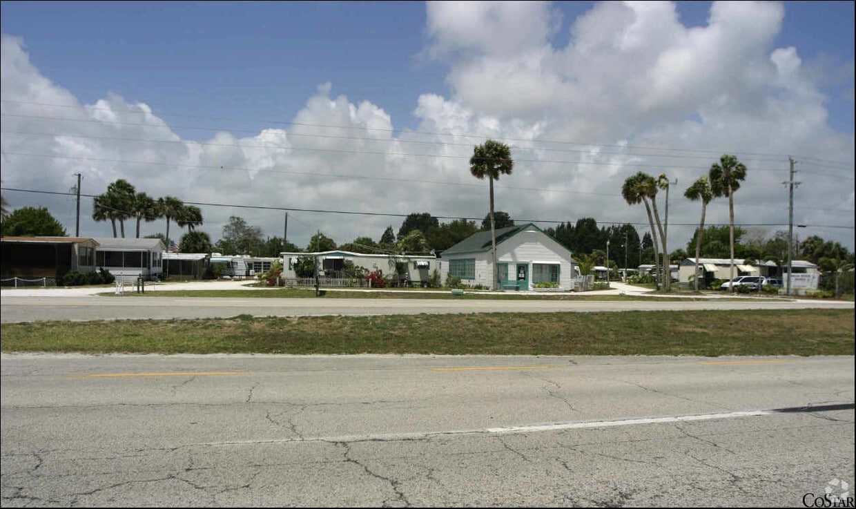 Building Photo - Indian River Shores