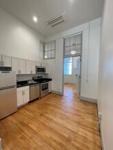 Building Photo - 315 W 38th St