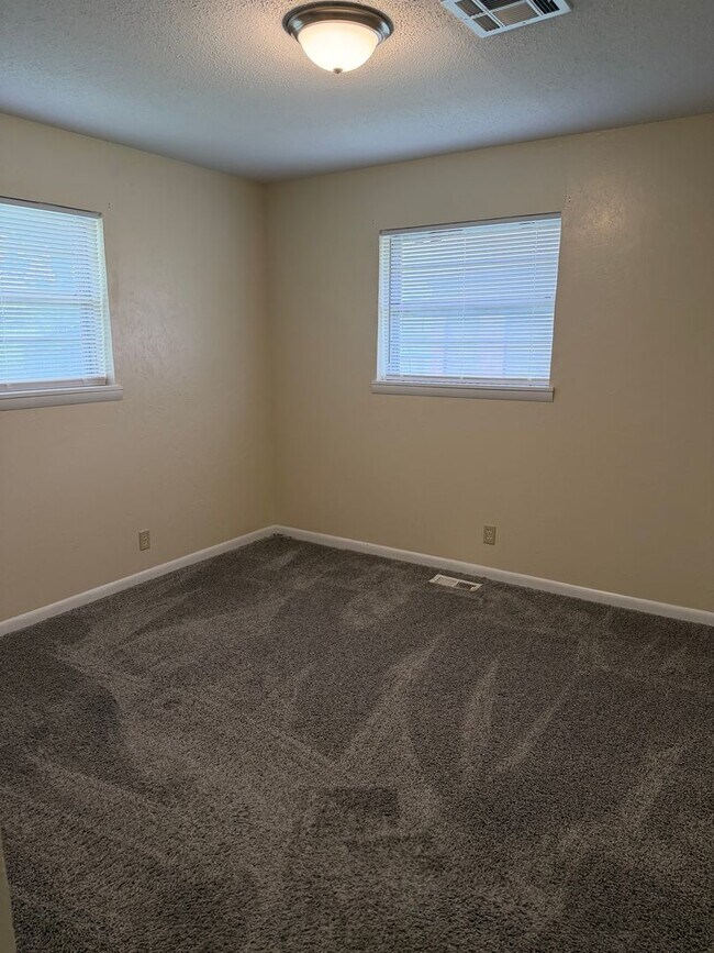 Foto del edificio - 4010 N Harrison Ave