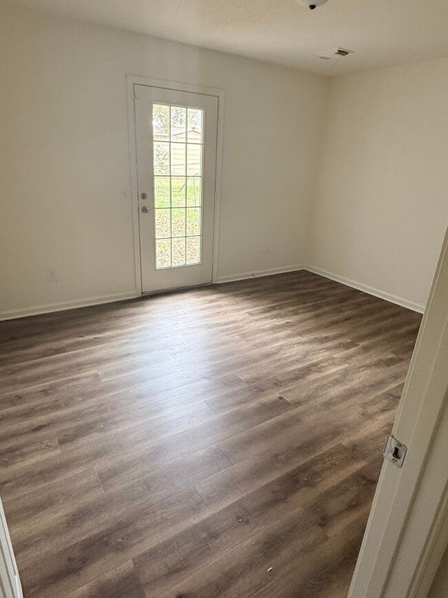 Building Photo - 2812 25th St