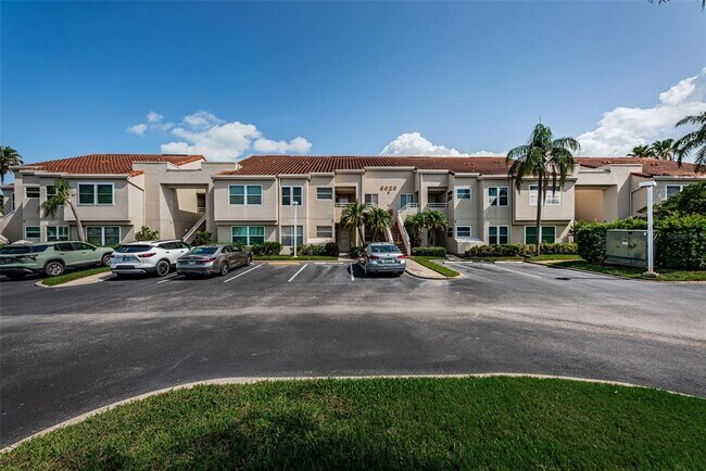 Building Photo - 6020 Bahia Del Mar Cir N