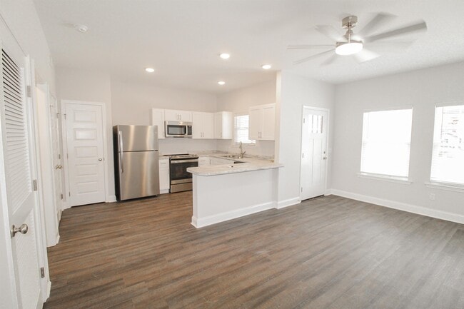 Building Photo - 130 Briarwood Rd