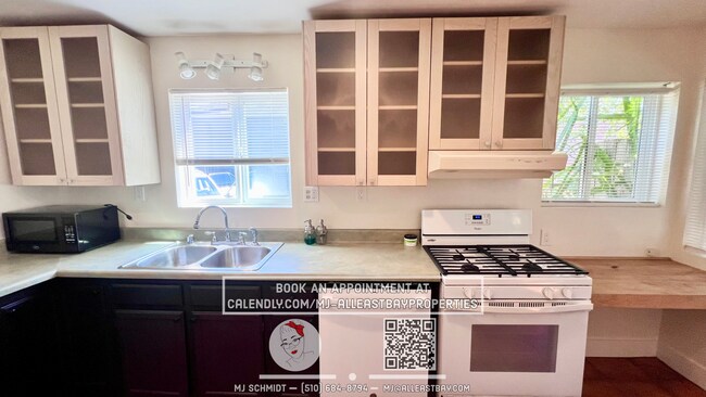 Foto del edificio - Garden oasis 2 bedroom with wrap around ya...