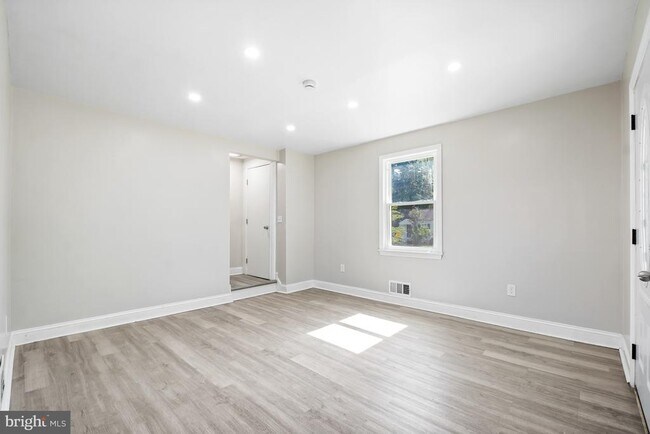 Foto del edificio - 5204 Lackawanna St