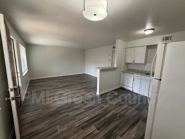 Foto del edificio - 917 N Yale Ave