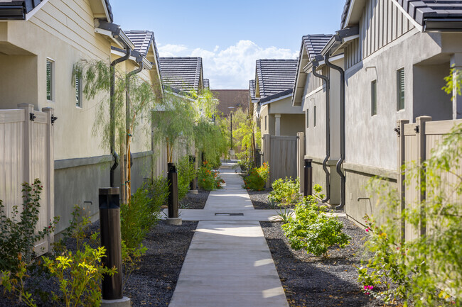 Paved Walking Paths - Bloom at Deer Valley