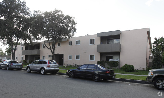 Building Photo - 1419 S Orange Ave