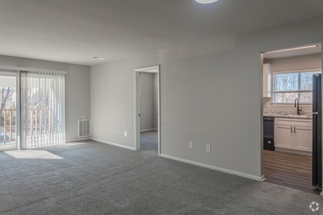 2BR,1BA,-915SF - Pines of York