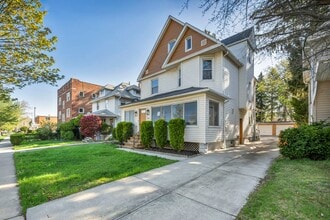 Building Photo - 1345 Cove Ave