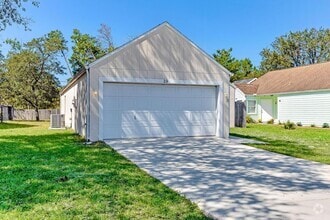Building Photo - 19 Wood Ash Ln