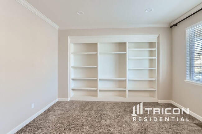 Foto del edificio - 10787 Hillsboro St