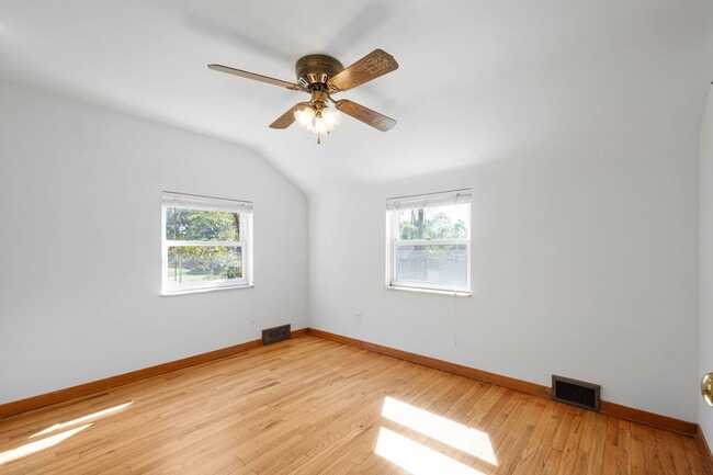 Building Photo - READY FOR MOVE IN! Check out this RENOVATE...