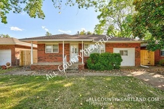 Building Photo - 2400 W Britton Rd