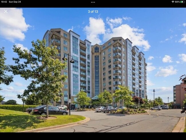 Building Photo - 2677 Gladstone St