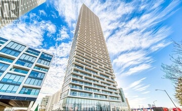 Building Photo - 898 Portage Pkwy