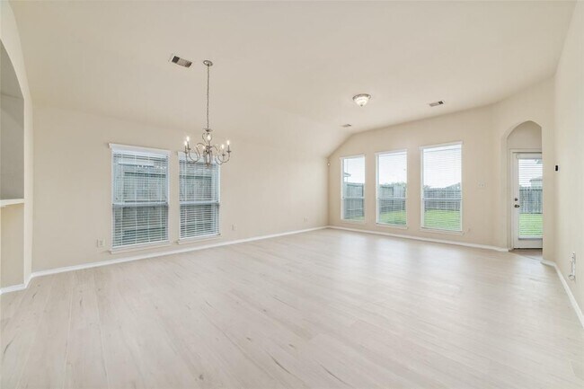 Building Photo - 3 Garden Grove Dr
