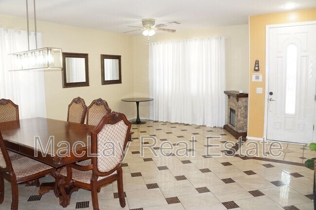 Foto del edificio - 3296 E Oakland St