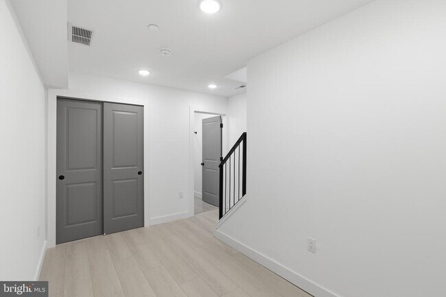 Foto del edificio - 1043 W Orleans St