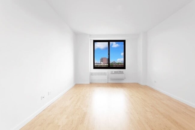 Building Photo - 45 W 132nd St