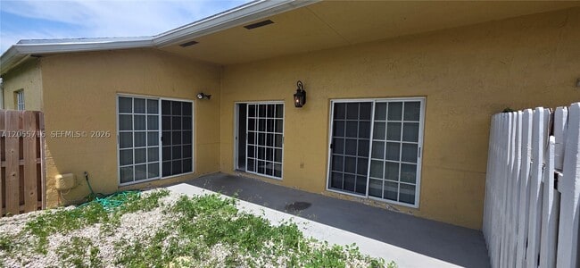 Building Photo - 21210 NE 9th Pl