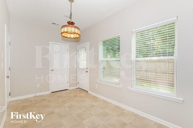 Building Photo - 323 Lobdale Falls Dr
