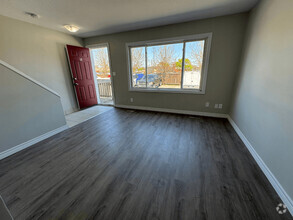 Building Photo - CONTINENTAL TOWNHOMES