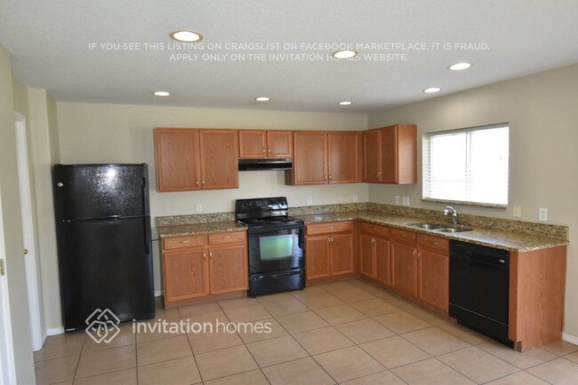 Building Photo - 11056 Golden Silence Dr