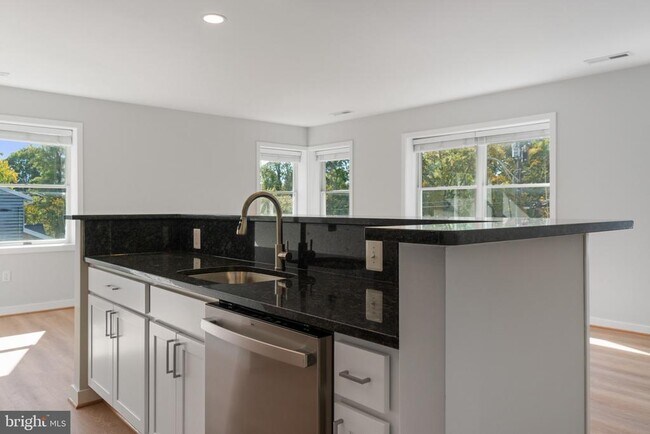 Foto del edificio - 100 Annapolis St