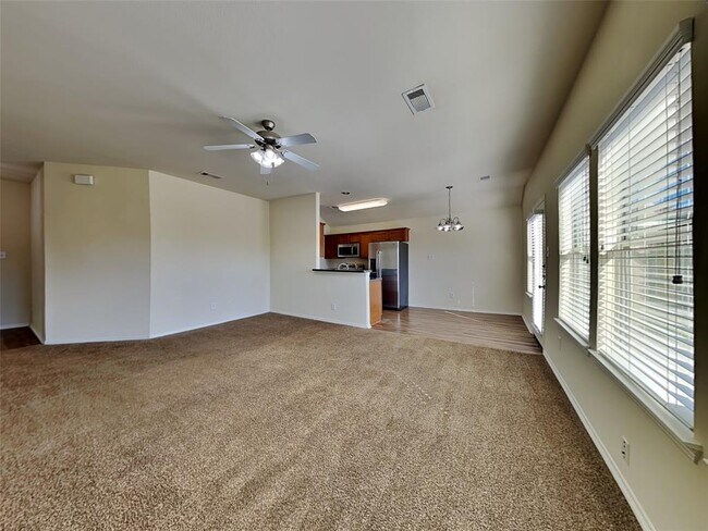 Foto del edificio - 8013 Big Oak Dr