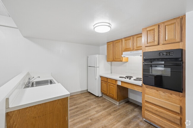 2 habitaciones, 1 baño - 1088 pies cuadrados - Cocina - Roxbury Apartments