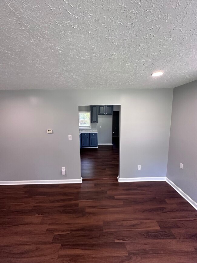 Building Photo - Cozy Casa