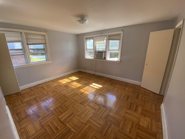 Building Photo - 1564 Park Blvd