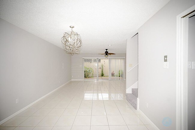 Foto del edificio - 6463 Burgoyne Rd