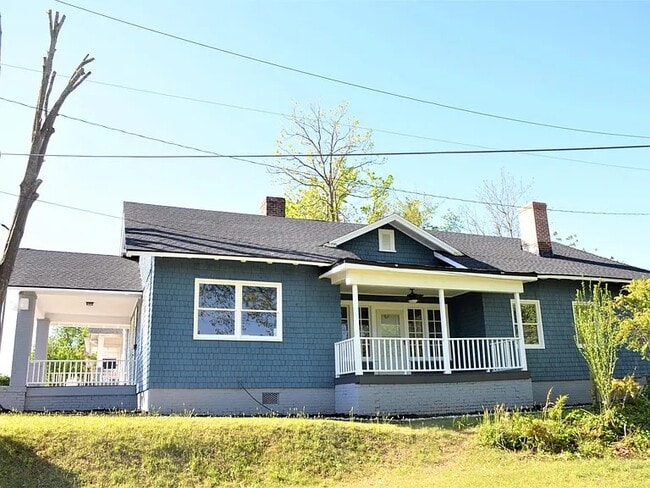 Building Photo - 240 Hydrick St