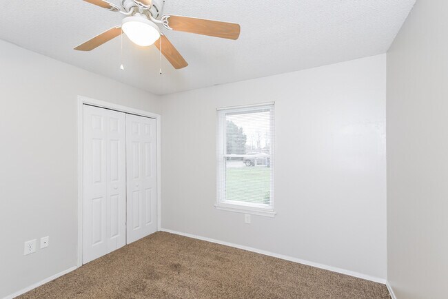 Building Photo - 4 Bedroom in Engle Ct